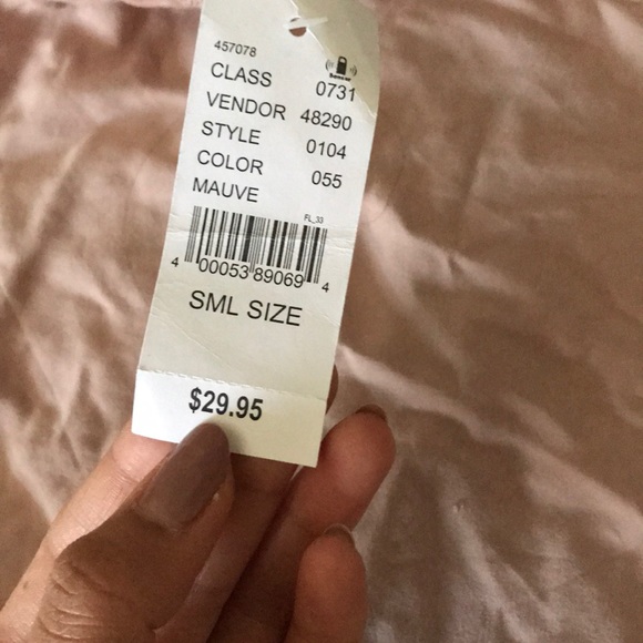 Kendall and Kylie crop shirt - Picture 3 of 4